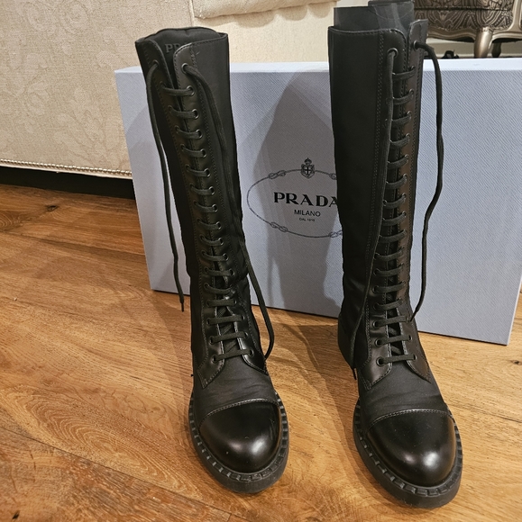 Prada - Picture 1 of 6